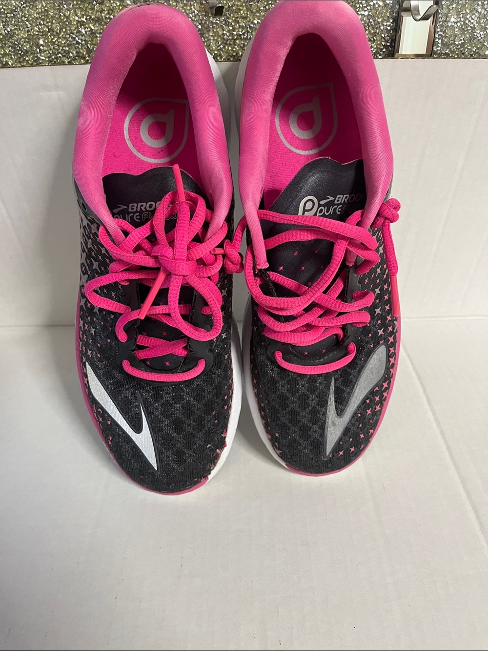 Brooks Women’s Black and Hot Pink Running Sneakers - Picture 8 of 13